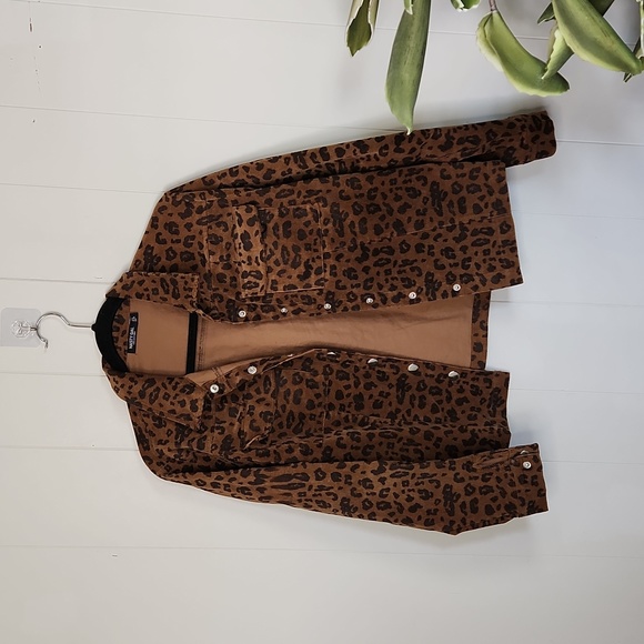 Nasty Gal Leopard Print Corduroy Shacket Cropped Jacket Brown Casual Animal - Picture 3 of 10